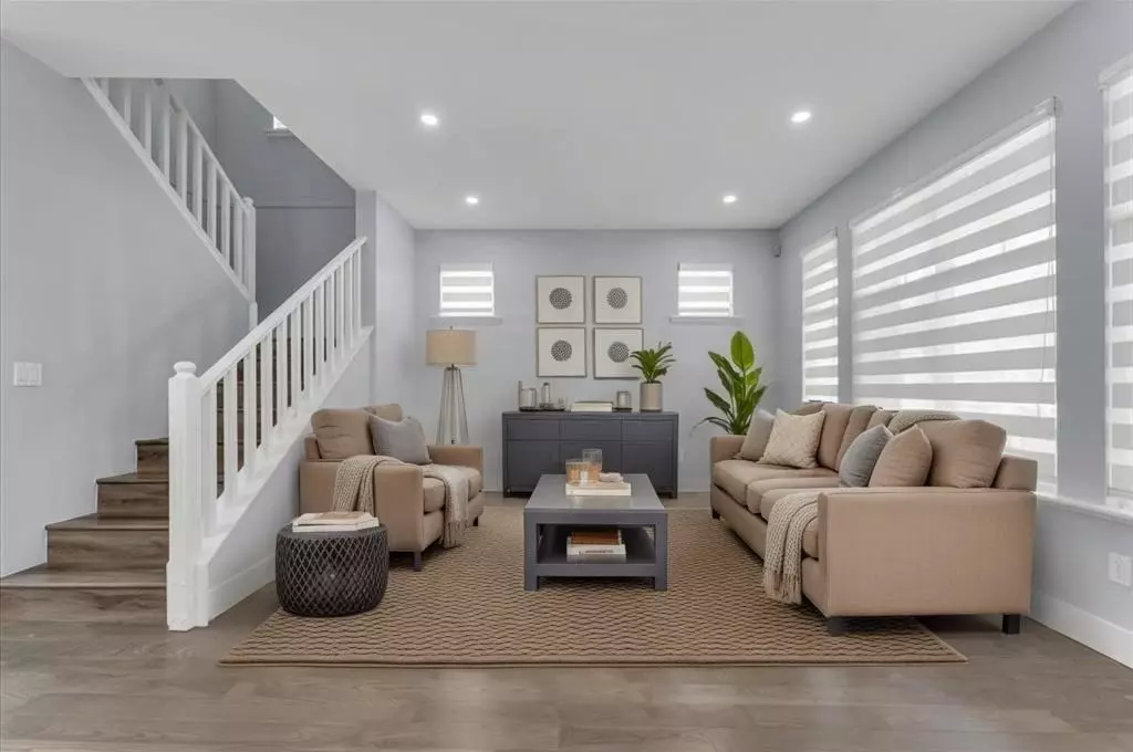 Living Room Photo of 14852 58 Avenue, Surrey, BC
