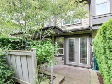 319 E 15th Street, North Vancouver, BC, North Vancouver — Townhouse for sale
