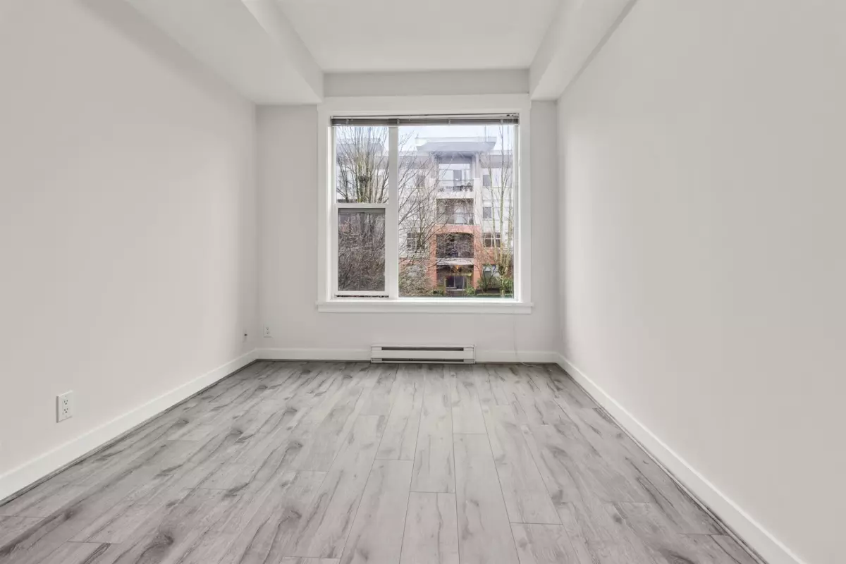Dining Area Photo of 207 33539 Holland Avenue, Abbotsford, BC