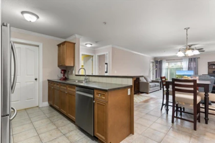 Kitchen Island Photo of 120 45769 Stevenson Road, Chilliwack, BC