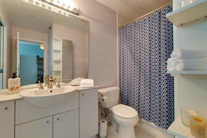 Mudroom Photo of 508 168 East Esplanade, North Vancouver, BC