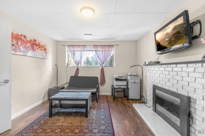 Kitchen Island Photo of 13211 66a Avenue, Surrey, BC