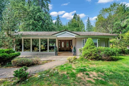 Garden / Landscaping Photo of 341 Rabbit Lane, West Vancouver, BC