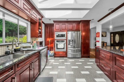 Kitchen Photo of 341 Rabbit Lane, West Vancouver, BC