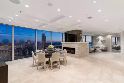Kitchen Island Photo of 3603 938 Nelson Street, Vancouver, BC