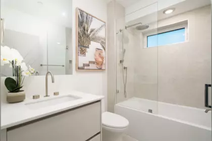 Guest Bathroom Photo of 02 6507 Cypress Street, Vancouver, BC