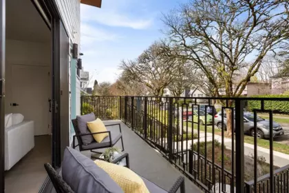 Hot Tub / Spa Photo of 1 2282 E 8th Avenue, Vancouver, BC