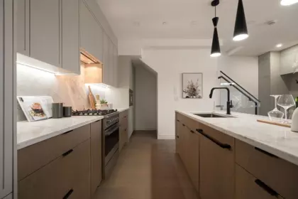 Kitchen Photo of 1 2282 E 8th Avenue, Vancouver, BC