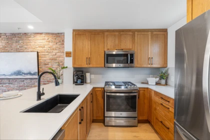 Kitchen Photo of 323 95 Moody Street, Port Moody, BC