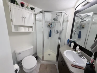 Primary Bathroom Photo of 324 20200 56 Avenue, Langley, BC