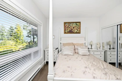 Breakfast Nook Photo of 1 5778 Marine Way, Sechelt, BC