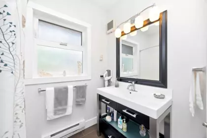 Primary Bathroom Photo of 1 5778 Marine Way, Sechelt, BC
