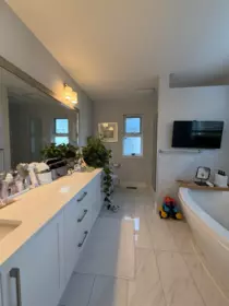 Guest Bathroom Photo of 20455 83a Avenue, Langley, BC