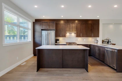 16439 24 Avenue, Surrey, BC, Surrey — Row House (Non-Strata) for sale