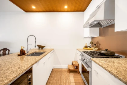 Kitchen Island Photo of 408 6687 Nelson Avenue, West Vancouver, BC