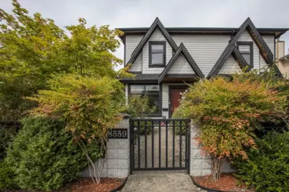8559 Montcalm Street, Vancouver, BC, Vancouver — Half Duplex for sale