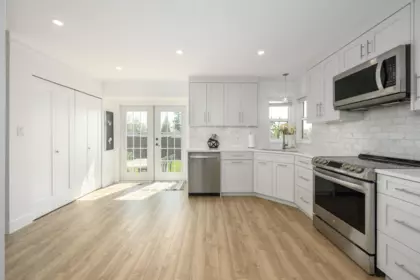Kitchen Photo of 23043 Olund Crescent, Maple Ridge, BC