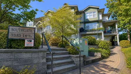 Kitchen Photo of 228 7333 16th Avenue, Burnaby, BC