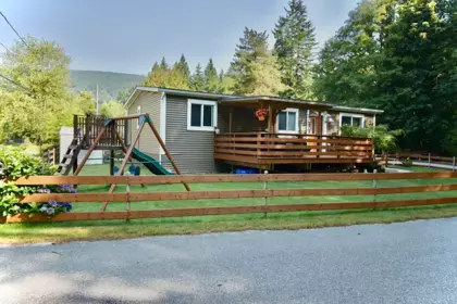 39 1413 Sunshine Coast Highway, Gibsons, BC, Gibsons — Manufactured Home for sale