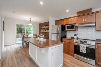 Breakfast Nook Photo of 24 46840 Russell Road, Chilliwack, BC