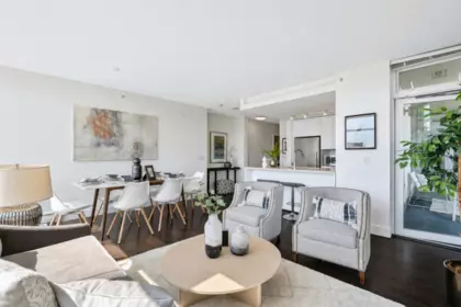 Dining Area Photo of 601 1320 Chesterfield Avenue, North Vancouver, BC