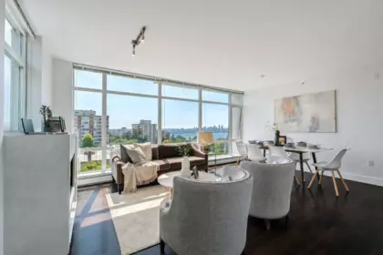 Living Room Photo of 601 1320 Chesterfield Avenue, North Vancouver, BC
