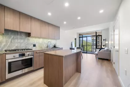 1806 626 Claremont Street, Coquitlam, BC, Coquitlam — Apartment/Condo for sale