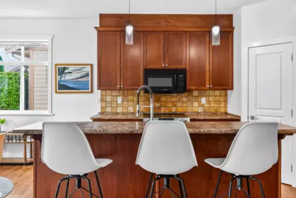 Breakfast Nook Photo of 4 809 North Road, Gibsons, BC