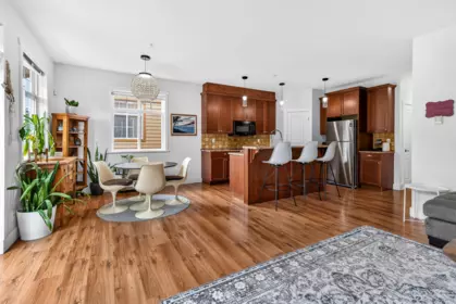 Kitchen Island Photo of 4 809 North Road, Gibsons, BC