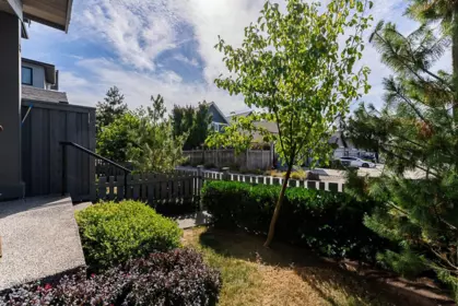 Family Room Photo of 26 16589 25 Avenue, Surrey, BC