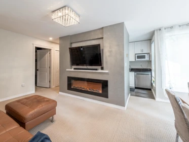 201 9152 Saturna Drive, Burnaby, BC, Burnaby — Apartment/Condo for sale