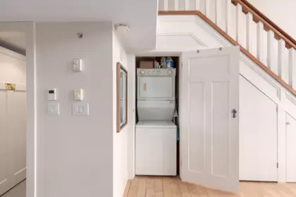 Laundry Room Photo of 607 22 E Cordova Street, Vancouver, BC
