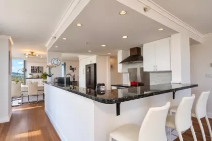 Kitchen Island Photo of 2701 4400 Buchanan Street, Burnaby, BC