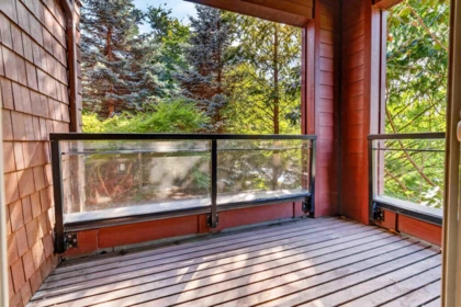 Entry Foyer Photo of 210 240 Salter Street, New Westminster, BC