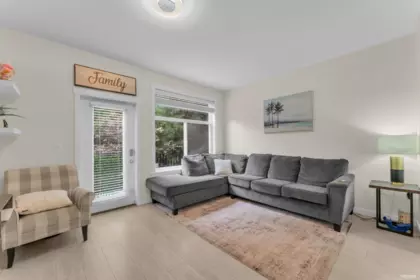 Dining Area Photo of 19 15075 60 Avenue, Surrey, BC