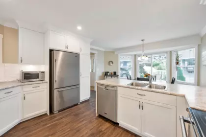 Breakfast Nook Photo of 84 34959 Old Clayburn Road, Abbotsford, BC