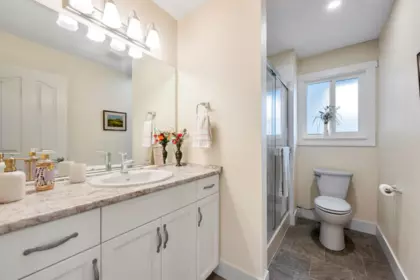Mudroom Photo of 84 34959 Old Clayburn Road, Abbotsford, BC