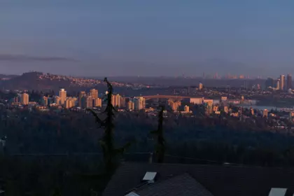Backyard Photo of 1015 Eyremount Drive, West Vancouver, BC
