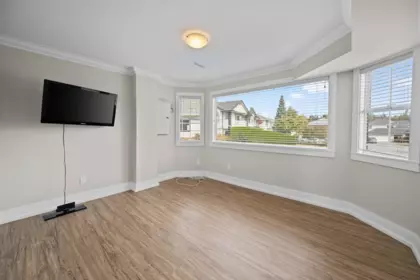 Front Yard Photo of 15866 91 Avenue, Surrey, BC