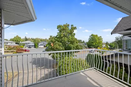 Loft / Bonus Room Photo of 15866 91 Avenue, Surrey, BC