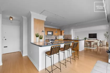 203 150 24th Street, West Vancouver, BC, West vancouver — Apartment/Condo for sale
