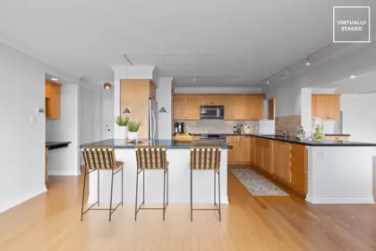Kitchen Photo of 203 150 24th Street, West Vancouver, BC