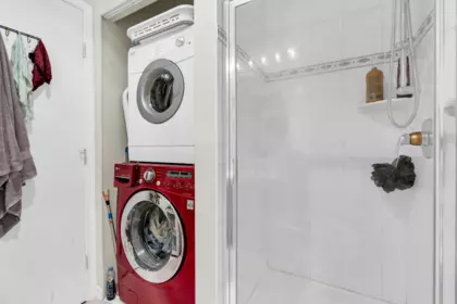 Laundry Room Photo of 607 1239 W Georgia Street, Vancouver, BC