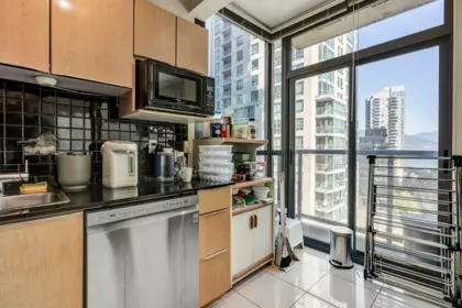 Powder Room Photo of 607 1239 W Georgia Street, Vancouver, BC
