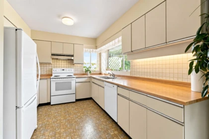 Kitchen Island Photo of 4243 Delbrook Avenue, North Vancouver, BC