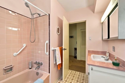 Laundry Room Photo of 4243 Delbrook Avenue, North Vancouver, BC