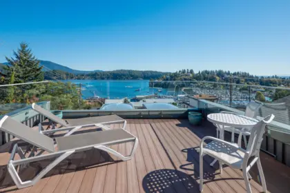 531 S Fletcher Road, Gibsons, BC, Gibsons — Single Family Residence for sale