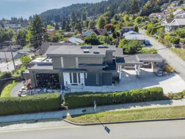 531 S Fletcher Road, Gibsons, BC, Gibsons — Single Family Residence for sale