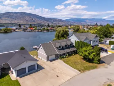 40 Bayview Crescent, No City Value, BC, No city value — Single Family Residence for sale