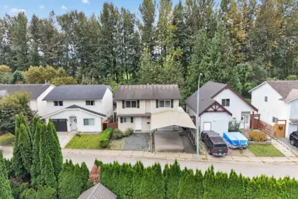 45320 Creekside Drive, Chilliwack, BC, Chilliwack — Single Family Residence for sale